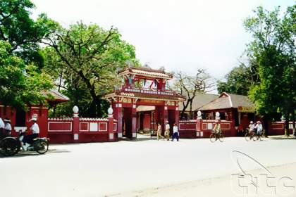 Hue National School school