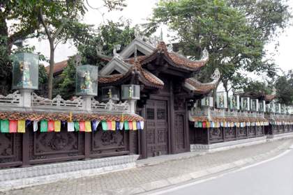Van Nien Pagoda